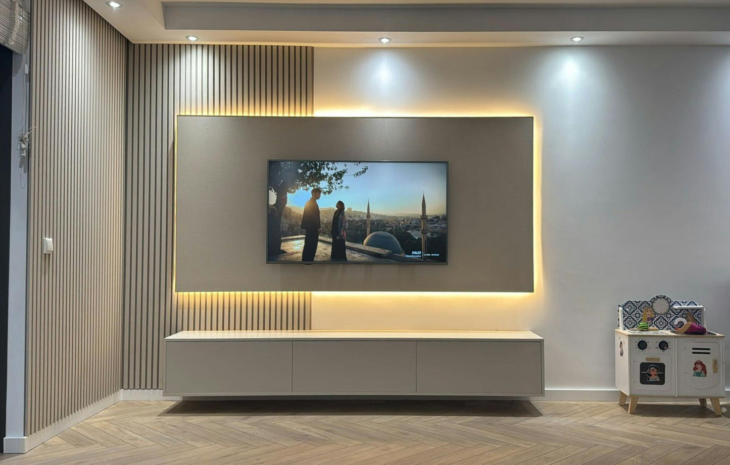 Cinewall Lumen